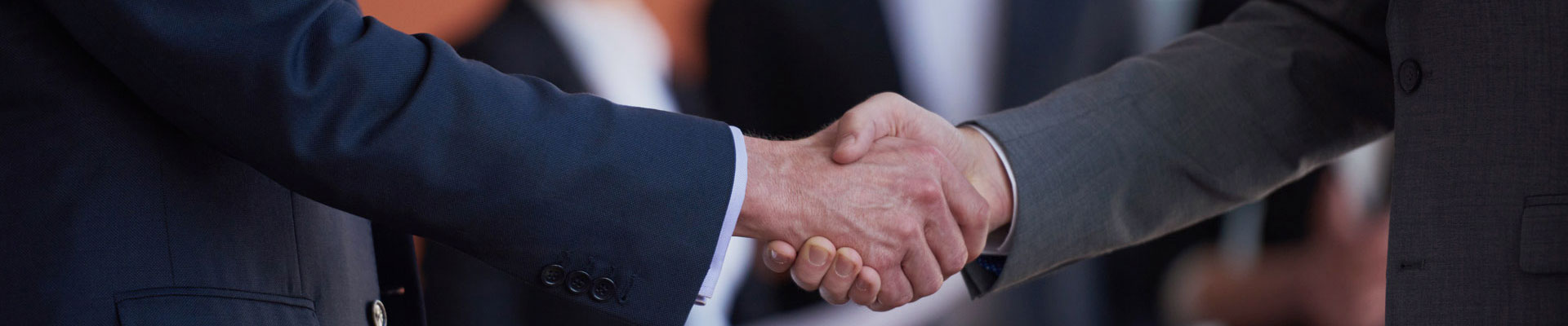 Бізбен хабарласыңы